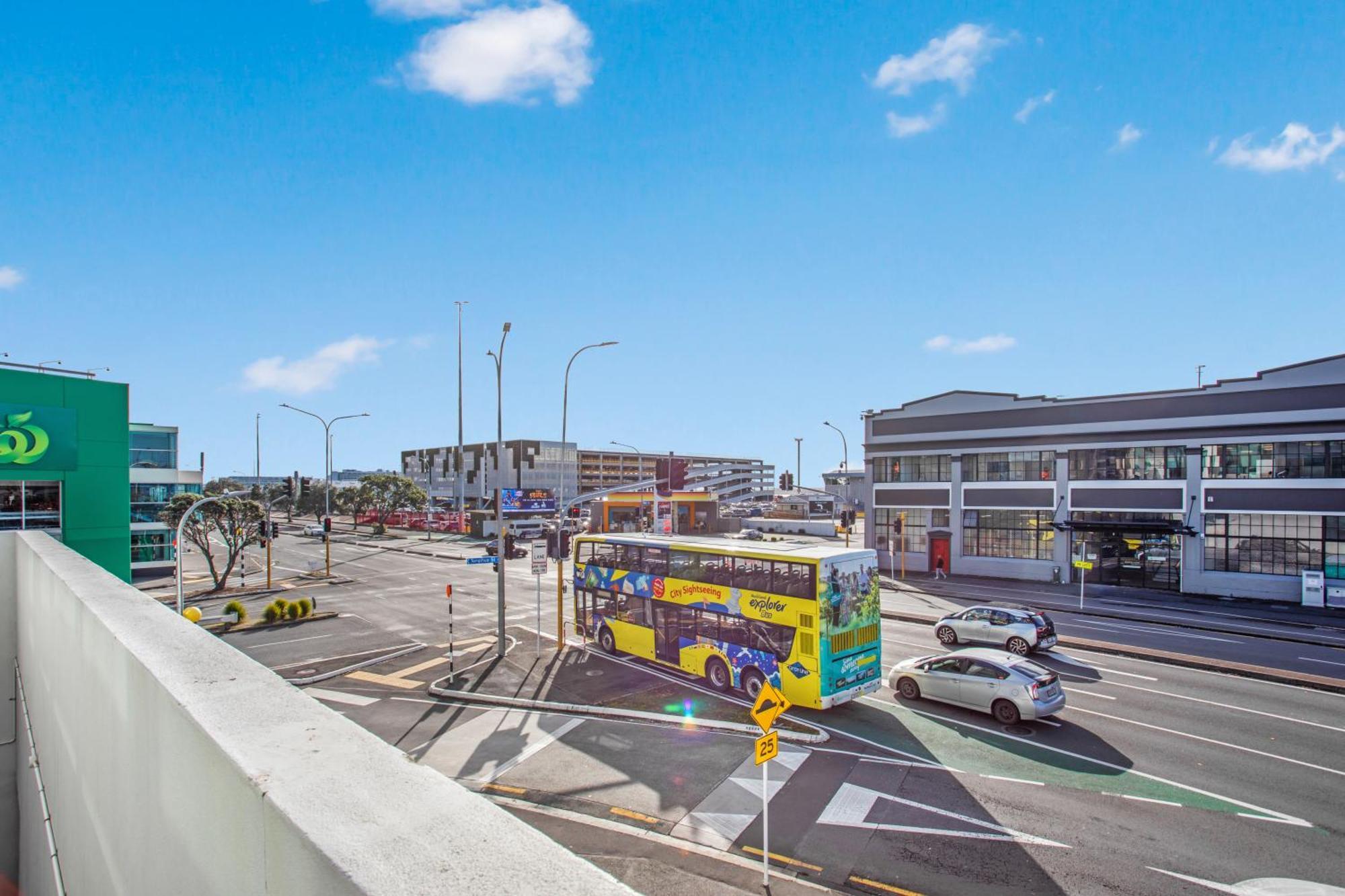 Quayside Quarters Close To Spark Arena Apartment *