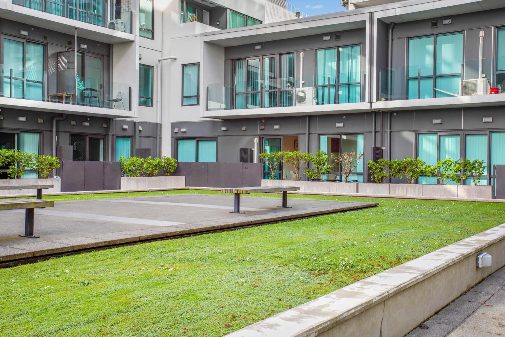 Quayside Quarters Close To Spark Arena Auckland